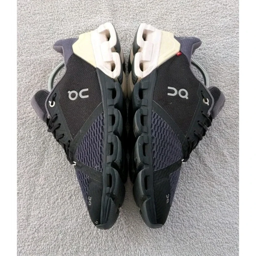 On Cloudflyer 4 Black White Athletic Running Walking Shoes Sneakers Men Size 9.5